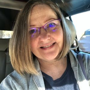 Meet your Posher, Debi